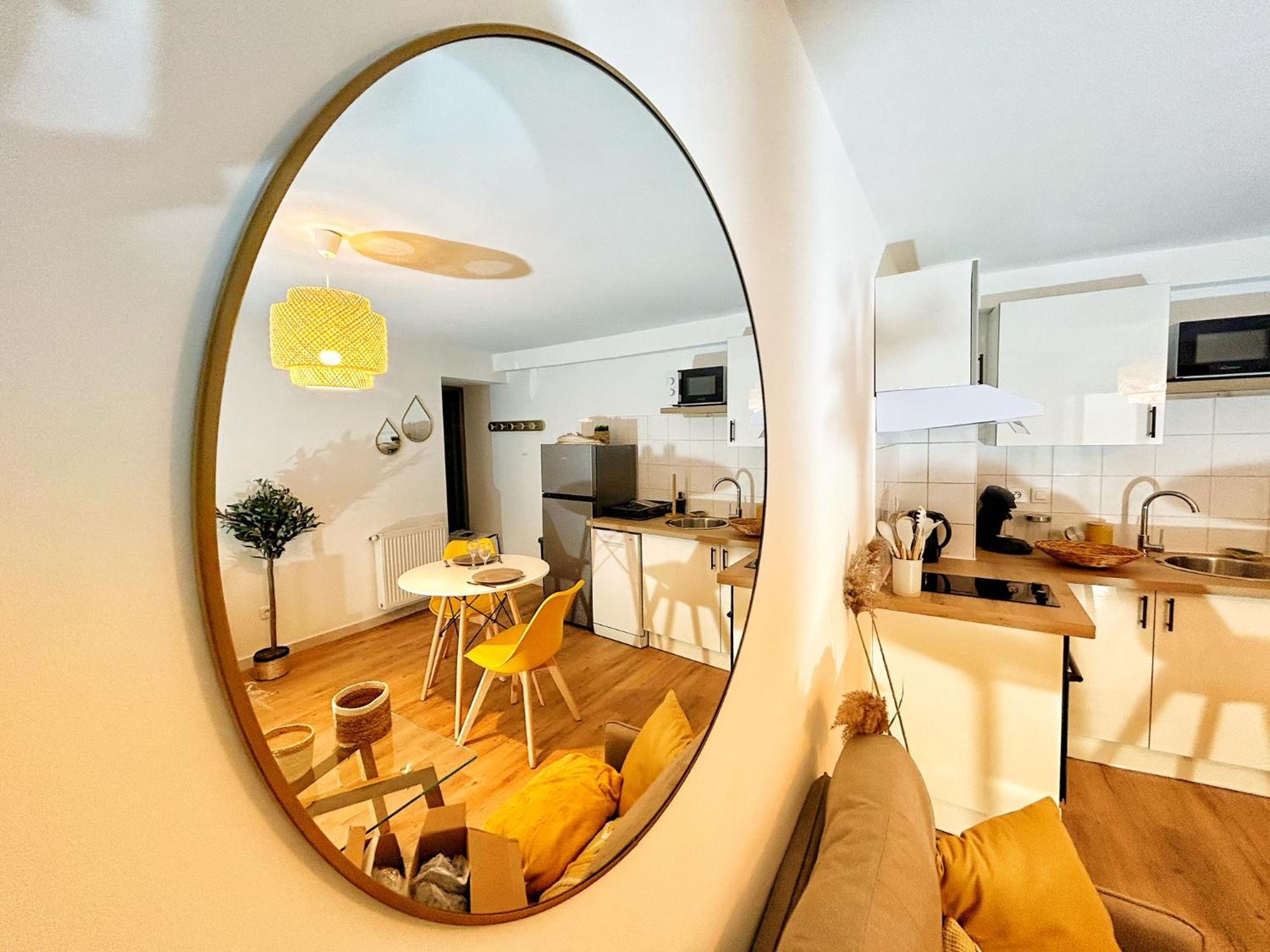 Cosy Ocre Apartment